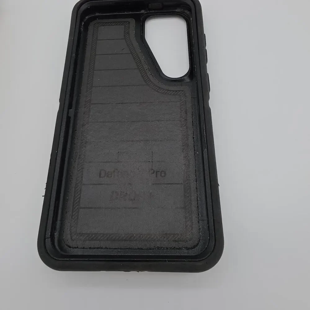 OtterBox Samsung Galaxy S25+ and S24+ Defender Series Case - Black